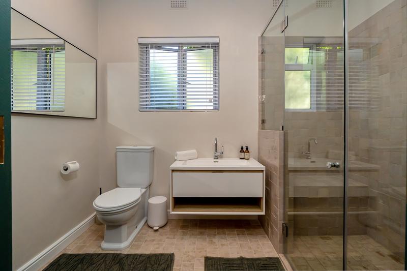 2 Bedroom Property for Sale in Sea Point Western Cape